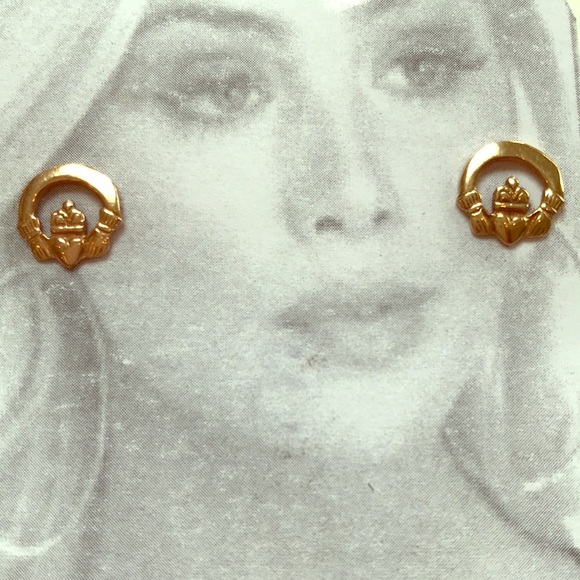 Jewelry - 14K gold Irish claddagh earrings Jewelry - 14K gold Irish claddagh earrings